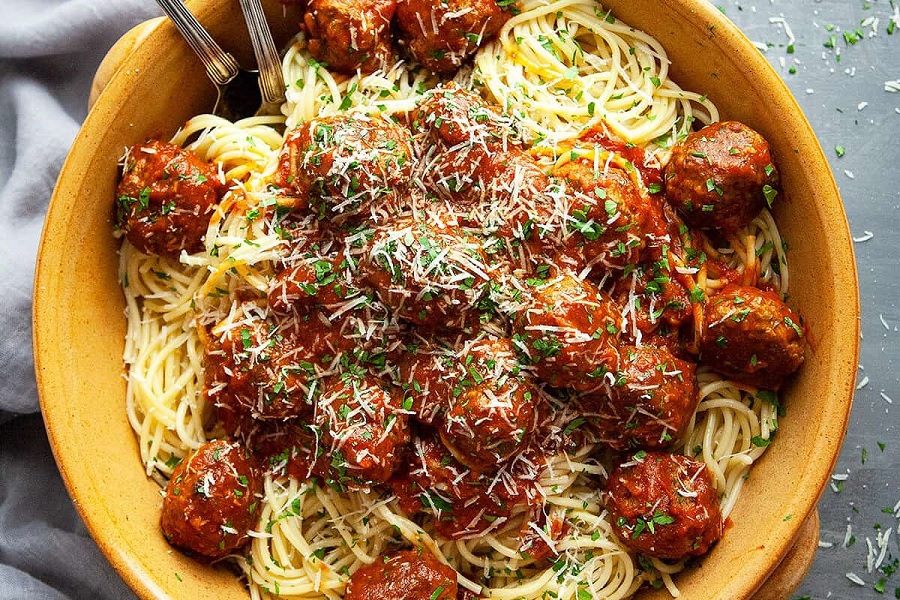 spaghetti and meatballs 01.jpg